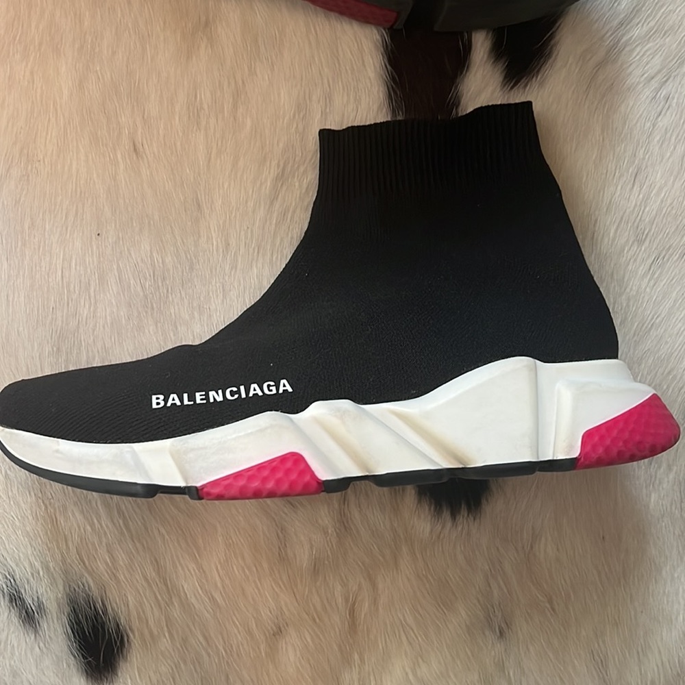 BALENCIAGA
Women's Speed Knit Sneakers

Style # 505877952
Size 9
Color BLACK/Pnk - Picture 6 of 11